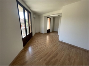 studio à la location -   13013  MARSEILLE, surface 27 m2 location studio - UBI476078201